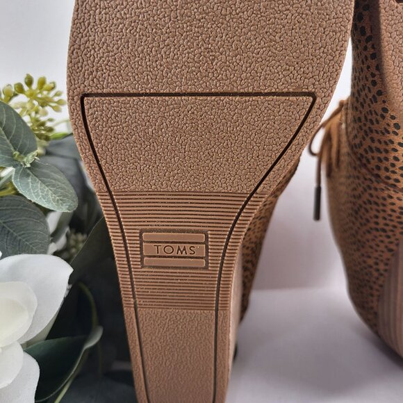 Women's Toms Tan Mini Cheetah Suede Wedge Booties With Ortholite Foam Size 7.5 N - Picture 8 of 10